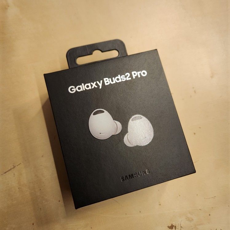New Sealed Samsung Galaxy Buds2 Pro White