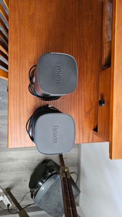 Pair of ROKU wireless speakers. Can Pair to any ROKU Smart TV!