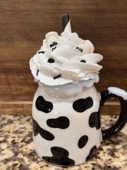 Decorative milk cup