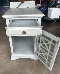 End table / Cabinet