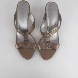 Unisa Bianca Leather Gold Heeled Sandals Size 7.5 New Never Worn