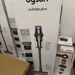 Dyson Outsize Plus Cordless Vacuum- BRAND NEW