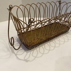 Rustic metal plant holder with handles. Rustic/ Vintage/ Farmhouse/Cottage decor. 12x6 inches.