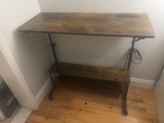 Height Adjustable Standing Desk – Rustic Wood – Power & USB