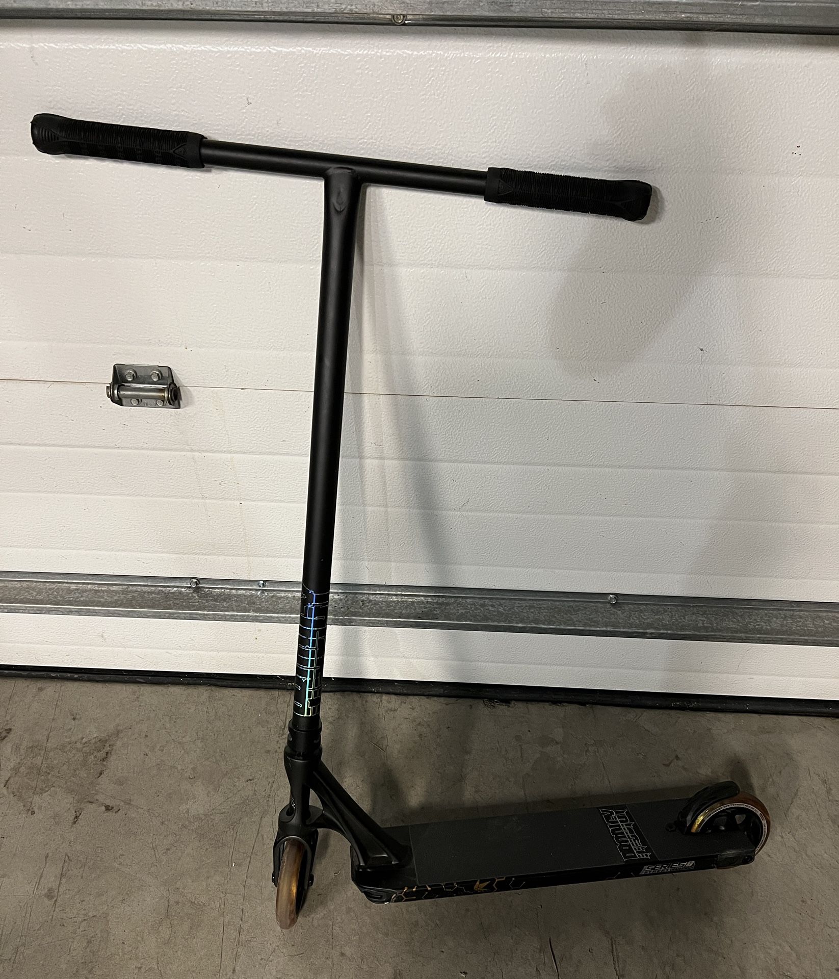 Envy Prodigy S8 Street Edition Pro Scooter Trick Scooter Black Honey Bee Combs! Awesome!