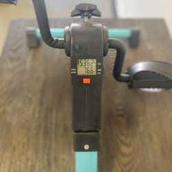 Leg exercise equipment