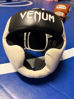 Venum Challenger 2.0 headgear