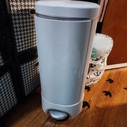 Free Diaper Pail Trash Can