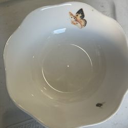  Lenox  Butterfly Meadow all-purpose bowl made of chip-resistant porcelain