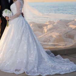 Wedding dress 