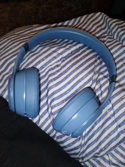 Beats solo 4s blue