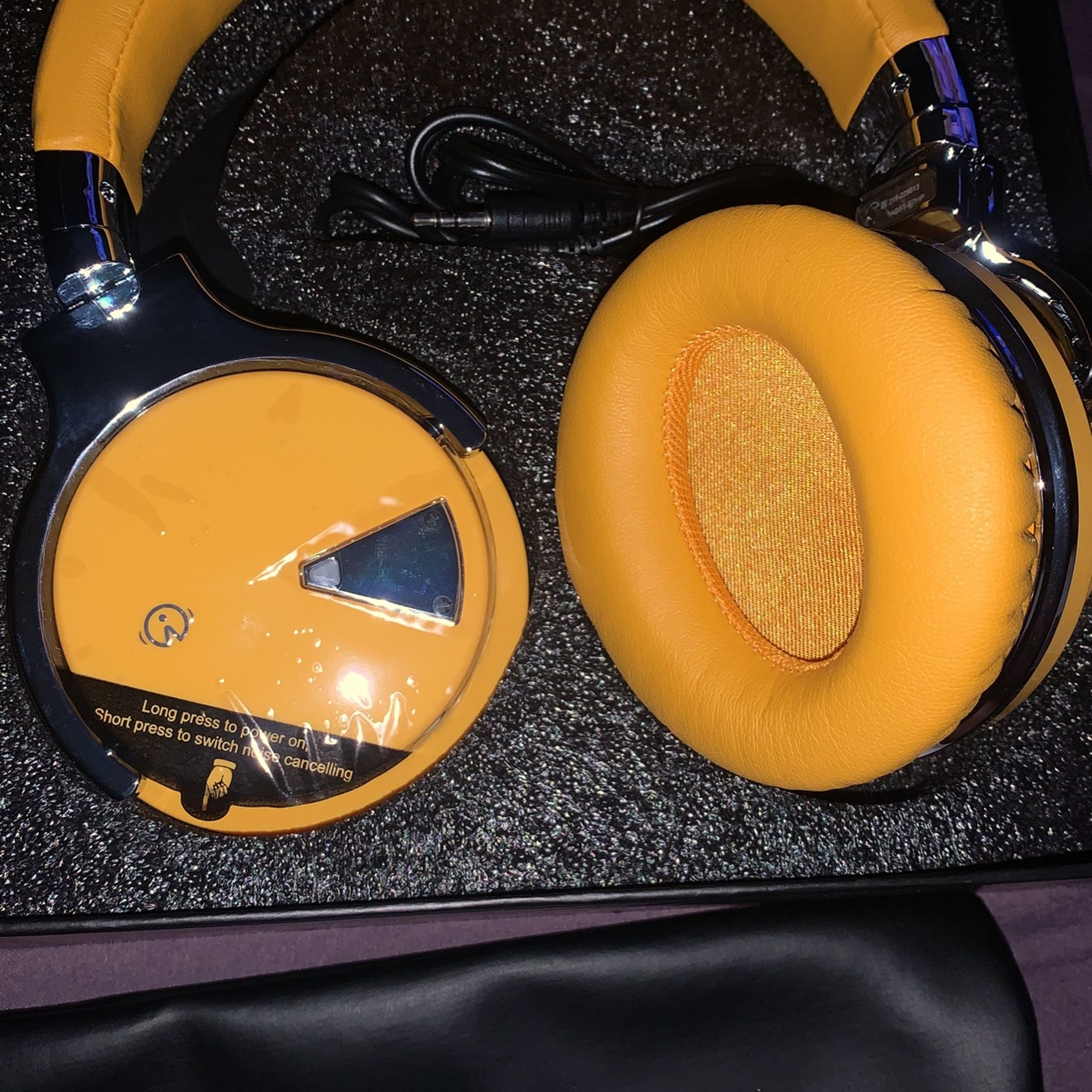 E7 Cowin Wireless Headphones 