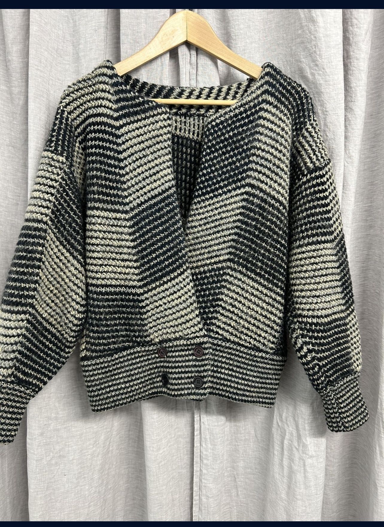 Michael Carol Wool  Cardigan Medium 
