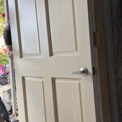 Puerta exterior Con Bisagras 