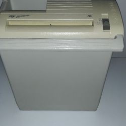 GBC Shredmaster 70s/Plus A Free Bumper Sticker.
