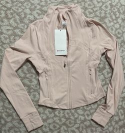 Lululemon 💗🌸 Cropped Jacket $55 **READ DESCRIPTION**
