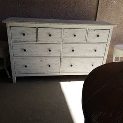 8 Drawer Chest