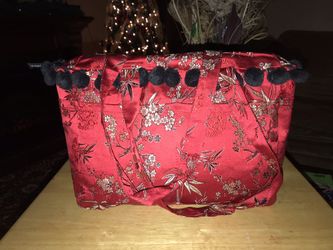 Authentic petunia pickle bottom’s purse