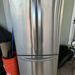 I Pick Up Fridges And Freezers 