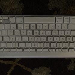 Apple Keyboard