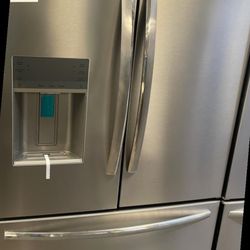 Frigidaire GRFSAF 27.8 cu. ft. Refrigerator