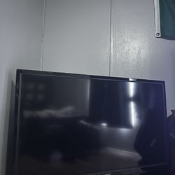 large tv No problems at all , NEED IT GONE $60