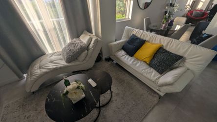White, leather 2 piece sofabed set