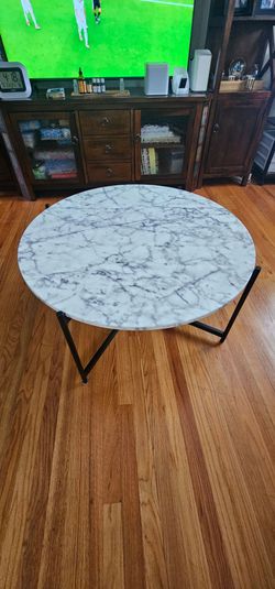 Faux marble table - great condition