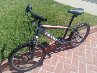 Boys bike Available  sz 20 wheels