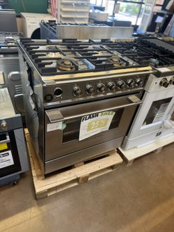 Fisher and Paykel 30” dual fuel range