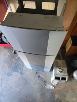 Solar grid inverter