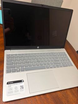 HP - 15.6" Touch-Screen Laptop - Intel Core i3 1315U 2023 - 8GB Memory - 256GB SSD - Natural Silver