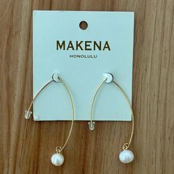 NEW Pearl Earrings 