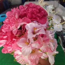 Silk floral arrangement A37M952