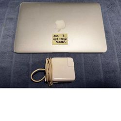  Apple MacBook Air A1465 EMC 2631 11” 2013 i5 1.3GHz 4GB RAM 121 SSD W/Power Adapter 