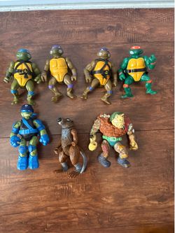 Toys-Ninja Turtles figures