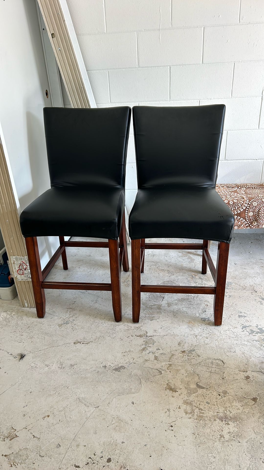 2 Bar Stools