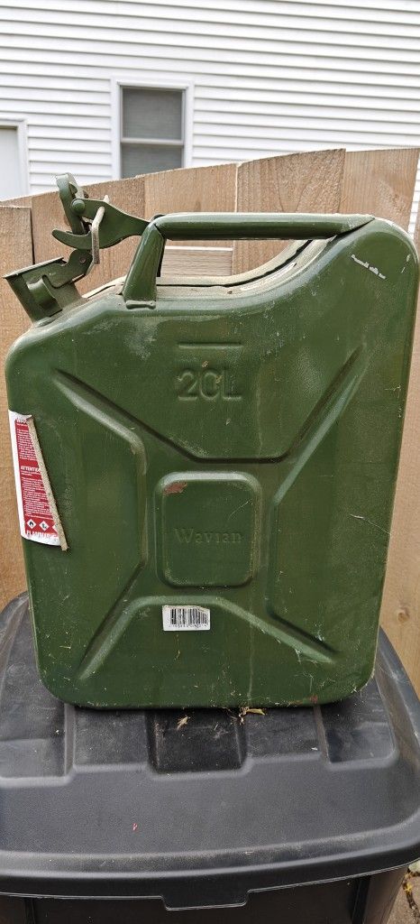 Wavian EMPTY Fuel  Can Please Read