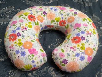 Nursing pillow