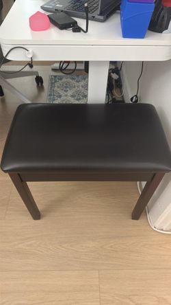 Piano chair