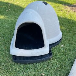 Dog House - Large