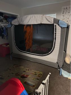 Cubby bed/ safety bed