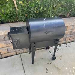 Traeger Tailgater Pellet Grill