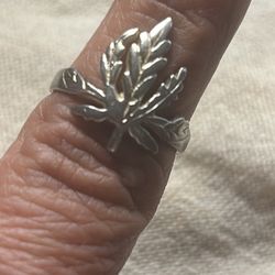 925 Flower Ring size 7