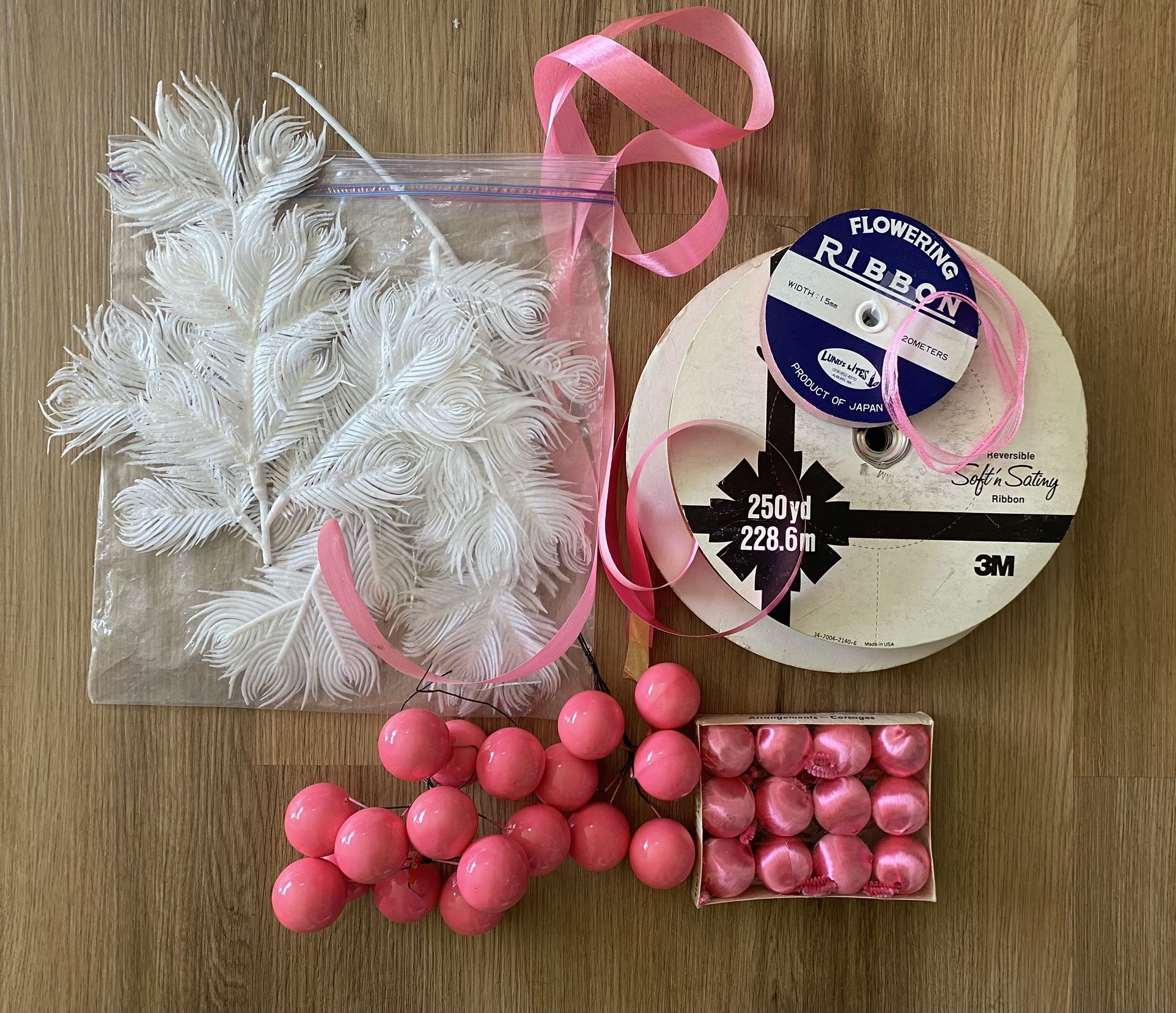 VTG 30 1 1/4” HOT PINK BALLS W/550 YARDS OF SATIN HALLMARK &  SASHEM RIBBON & PLASTIC PIECES 