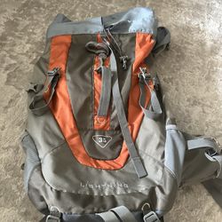 High Sierra Lightning 30 Camping Hiking Backpack S/M