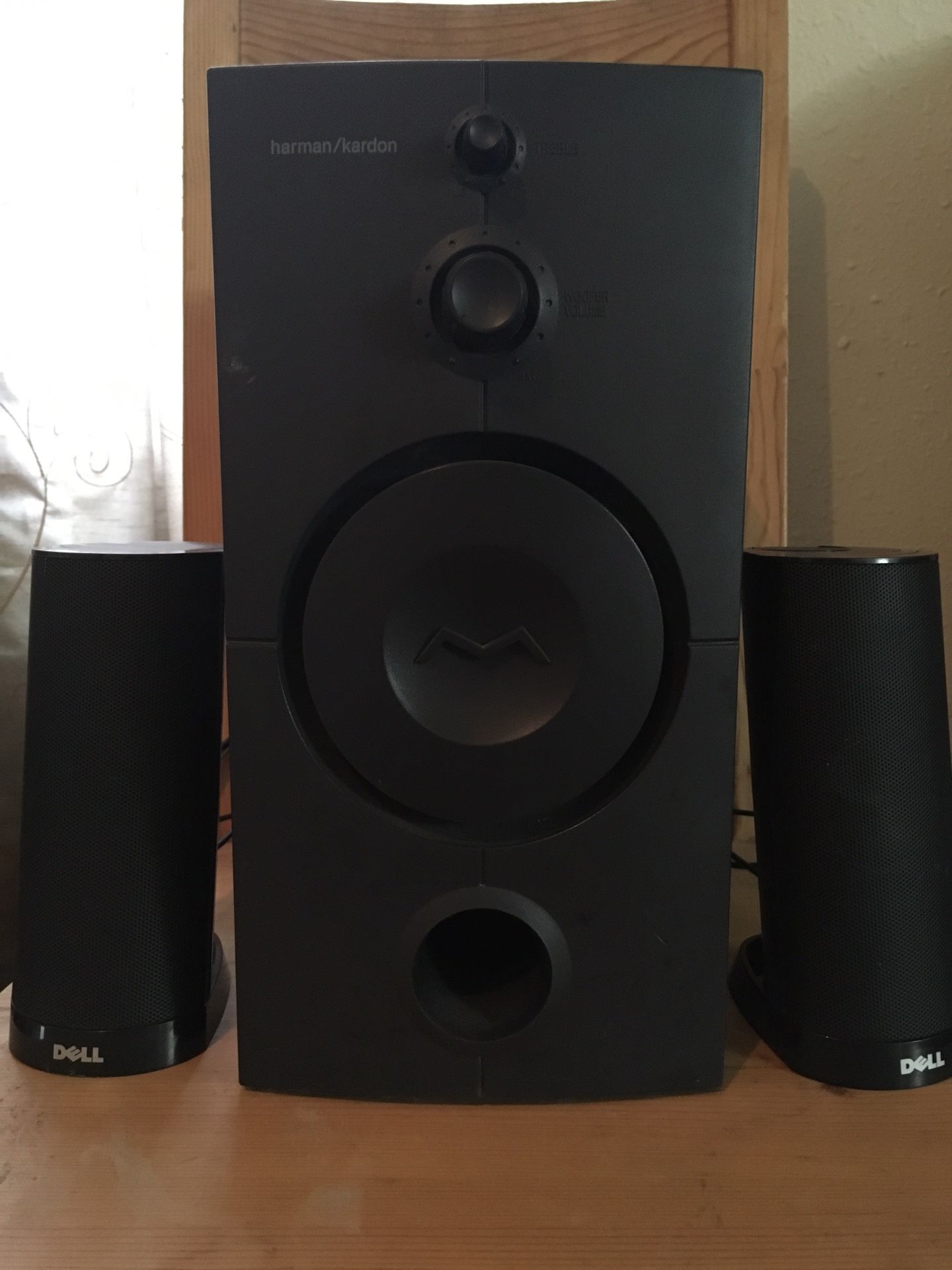 Subwoofer and speakers