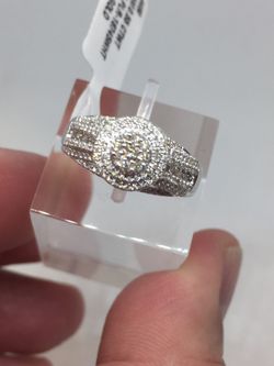 10 K W Ladies Diamond Ring 0.55 ct