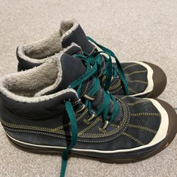 Keen Shoes, Mens Size 6 (39)