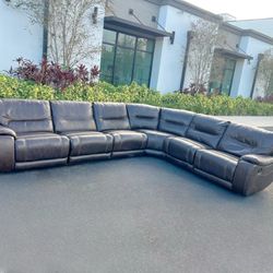 Power Reclining Sectional 